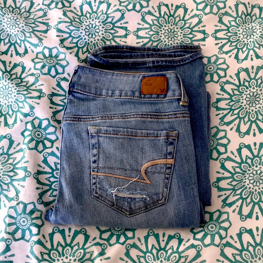 🎁AE SIZE 6 BOOTCUT JEANS!!!